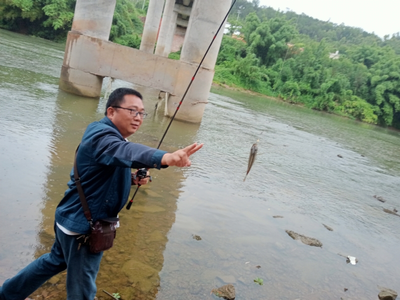 峰的第二张照片--梧州认干亲服务网